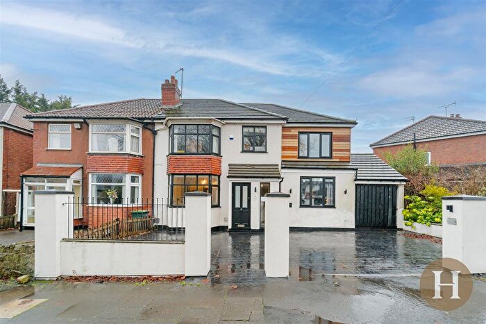 4 Bedroom Semi Detached House For Sale In Clent Road, Oldbury, B68