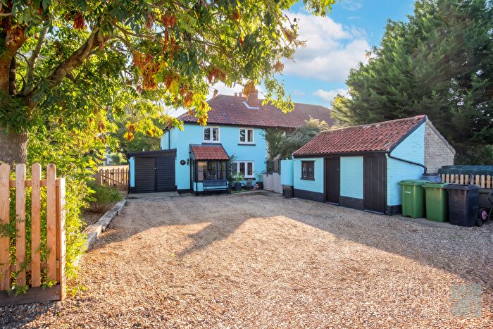 3 Bedroom End Of Terrace House For Sale In The Turnpike, Carleton Rode, NR16
