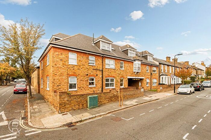 2 Bedroom Flat For Sale In Osterley Park View Road, Hanwell, London, W7