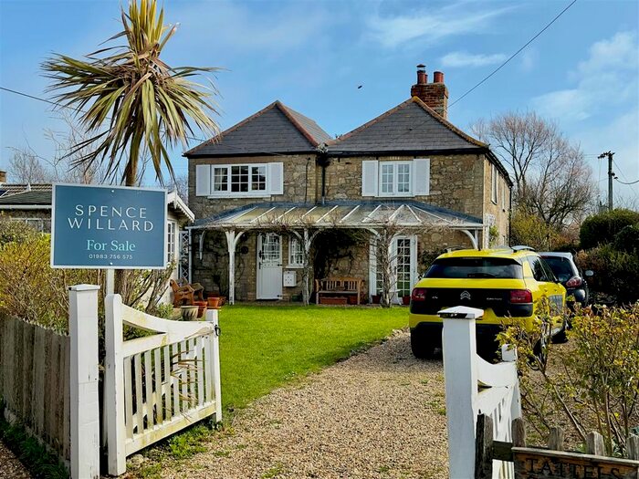 2 Bedroom Property For Sale In Tattels Lane, Thorley, Yarmouth, PO41