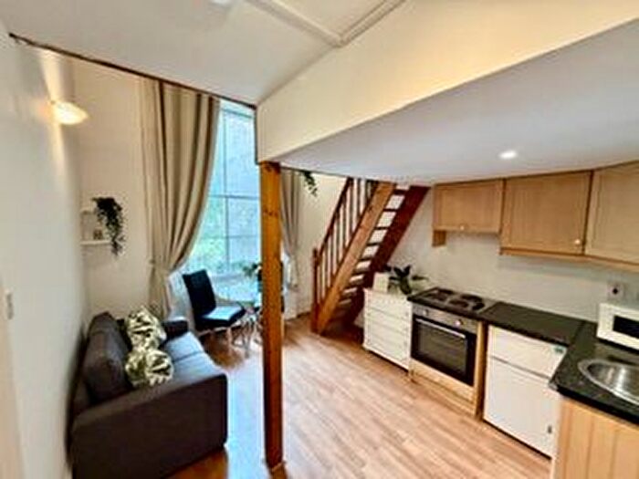 Studio To Rent In Very Near St Stephens Gardens Area, Westbourne Park, W2