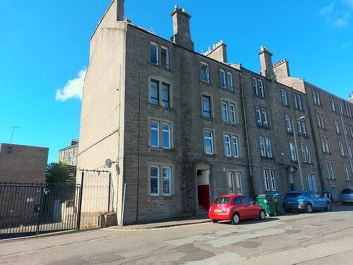 1 Bedroom Flat To Rent In Forest Park Place, Dundee, DD1