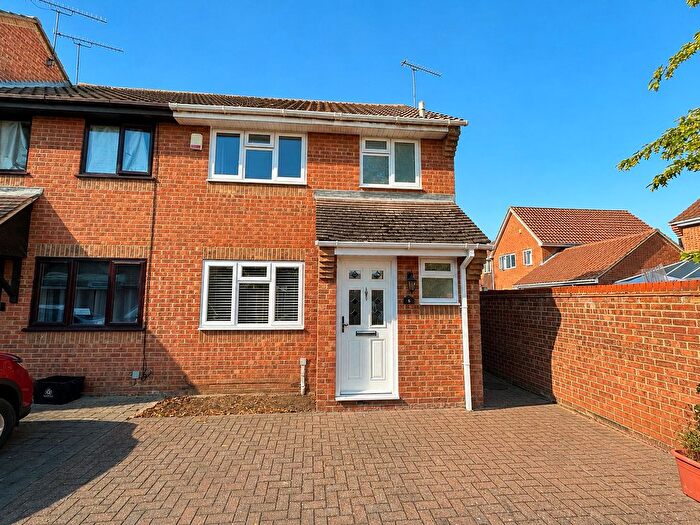3 Bedroom End Terrace House For Sale In Sunnyside, Langdon Hills, Basildon, Essex, SS16