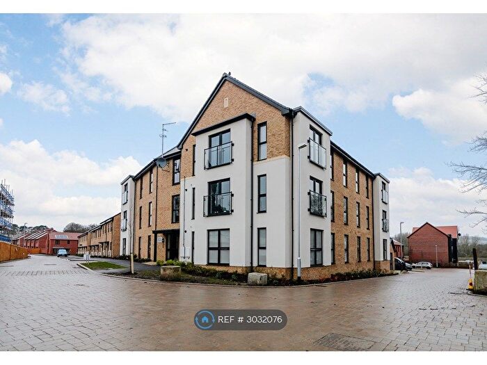 2 Bedroom Flat To Rent In Hilder Street, Leybourne, West Malling, ME19