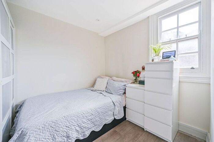 2 Bedroom Flat To Rent In Parkway, Camden Town, London, NW1