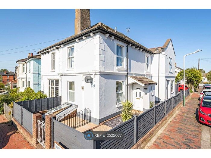 2 Bedroom Maisonette To Rent In Avon Street, Tunbridge Wells, TN1