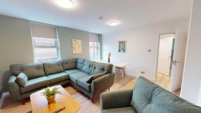 5 Bedroom Apartment To Rent In Flat, , Osborne Road, NE2