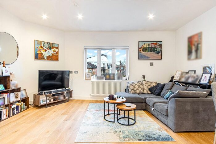 1 Bedroom Flat For Sale In Selborne Road, London, N22