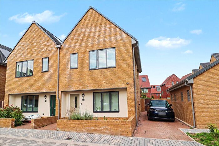 3 Bedroom Semi-Detached House For Sale In Emperor Avenue, Woking, Surrey, GU21