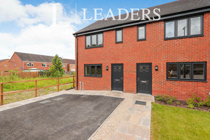 3 Bedroom Semi-Detached House To Rent In Limestone Avenue, Clay Cross, S45