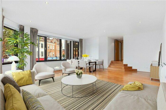 3 Bedroom Apartment To Rent In Milmans Street, West Chelsea, London, SW10