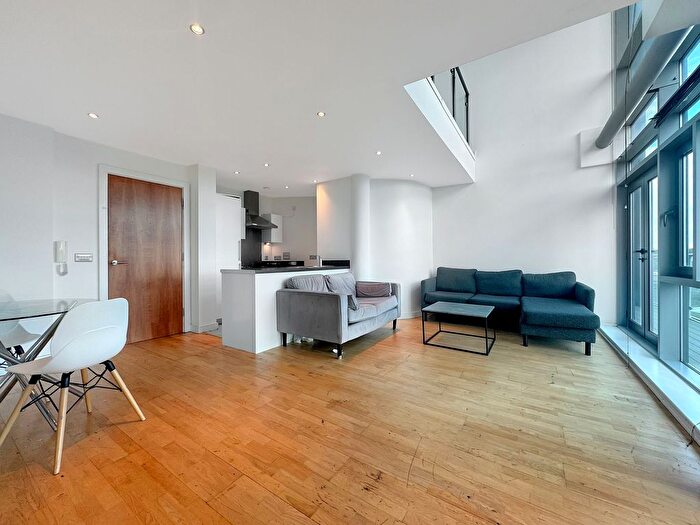 3 Bedroom Flat To Rent In Montague, Gotts Road, Leeds, LS12