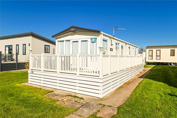 3 Bedroom Park Home For Sale In Chewton Sound, Hoburne Naish Holiday Park, Barton On Sea, Hampshire, BH25