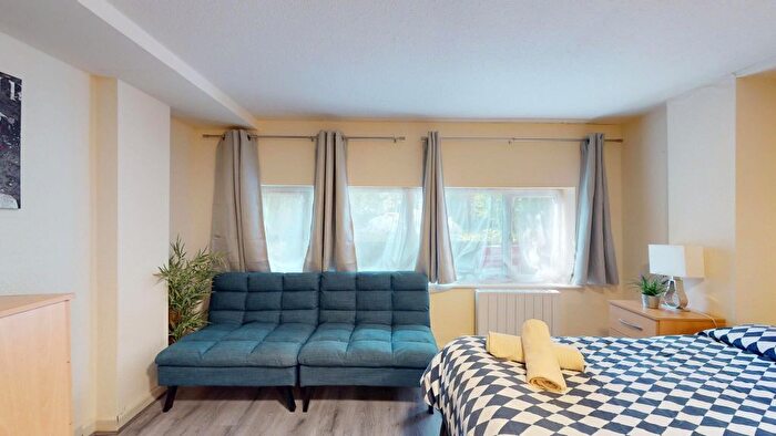 Studio To Rent In Chatsworth Road, Mapesbury, London, NW2