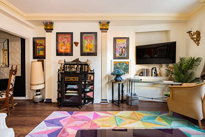 2 Bedroom Flat To Rent In Bourdon Street, Mayfair, W1K