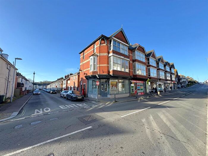 2 Bedroom Flat For Sale In Abbotsbury Road, Weymouth, DT4