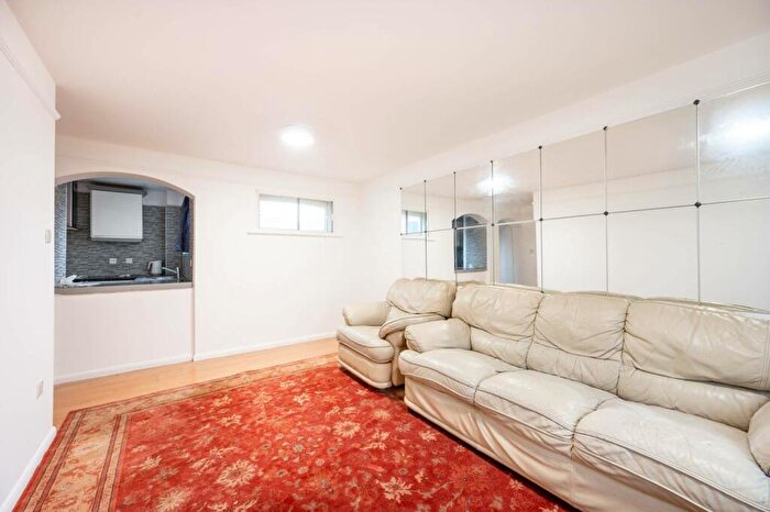 1 Bedroom Flat For Sale In Harrow Road, Kensal Green, London, NW10