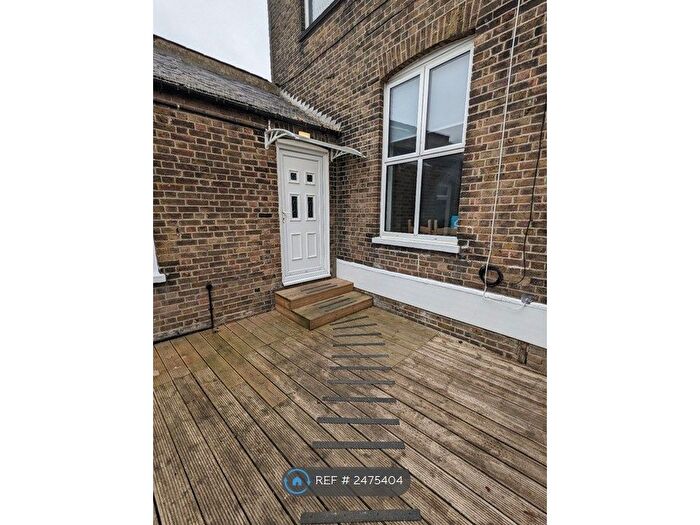 3 Bedroom Flat To Rent In High Street, Deal, CT14