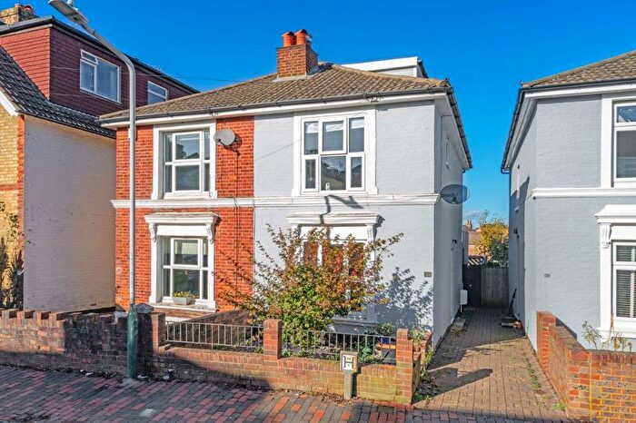2 Bedroom Semi Detached House For Sale In Western Road, Tunbridge Wells, Kent, TN1