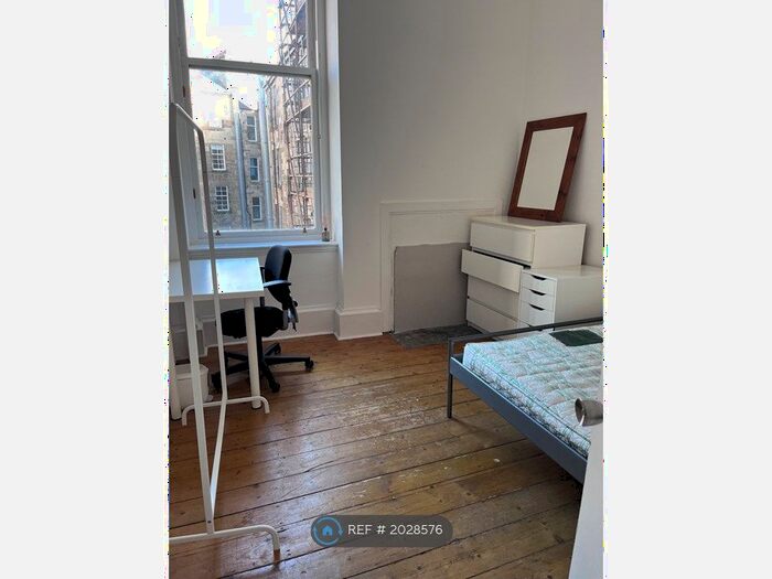 3 Bedroom Flat To Rent In Derby Street, Glasgow, G3