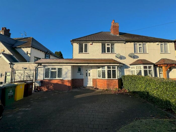 4 Bedroom Semi-Detached House To Rent In Lonsdale Road, Walsall, WS5