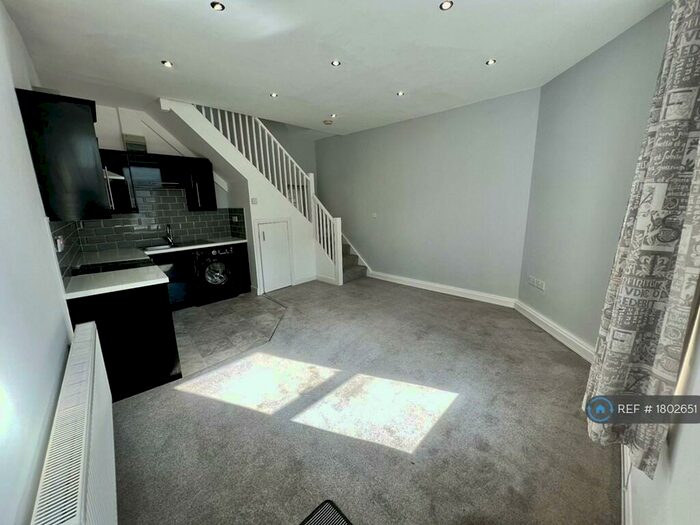 2 Bedroom End Of Terrace House To Rent In Healey Wood Road, Brighouse, HD6