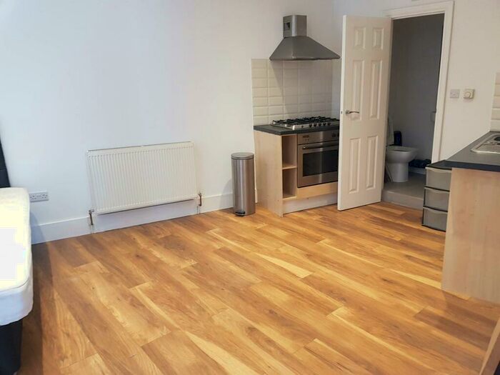 Flat To Rent In Huxley Road, Edmonton, London, N18