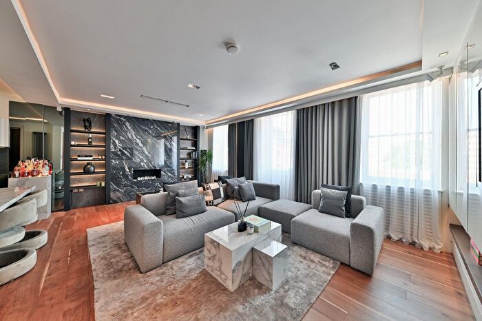 2 Bedroom Flat For Sale In Ennismore Gardens, London, SW7