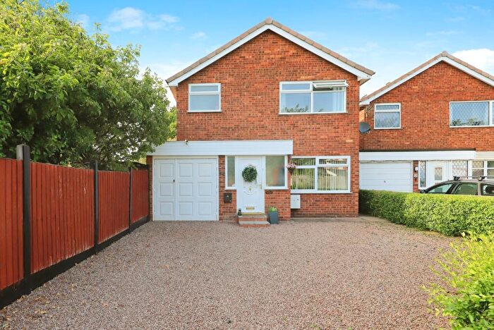 3 Bedroom Detached House For Sale In Quantock Drive, Kidderminster, DY10