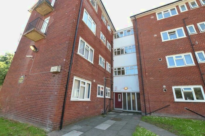 3 Bedroom Apartment To Rent In Fender Court, Woodchurch, Wirral, CH49