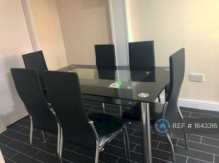 5 Bedroom Semi-Detached House To Rent In Scarborough Way, Coventry, CV4