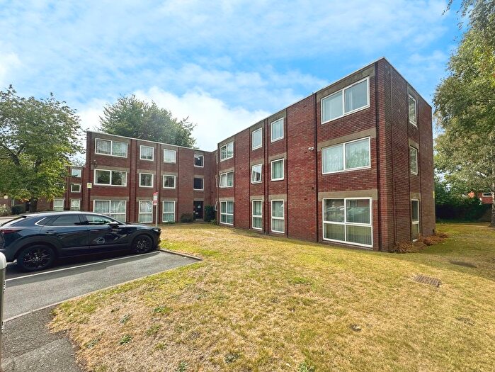 2 Bedroom Flat For Sale In Compton Road, Wolverhampton, WV3