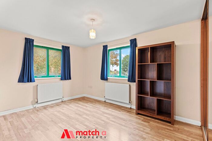 2 Bedroom Flat For Sale In Greenford Road, Greenford, UB6