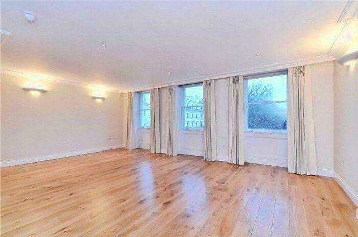3 Bedroom Apartment To Rent In Northwick Terrace, St Johns Wood, London, NW8