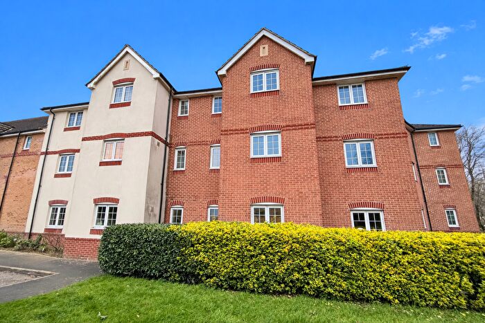 2 Bedroom Flat For Sale In Tristram Close, Yeovil, BA21