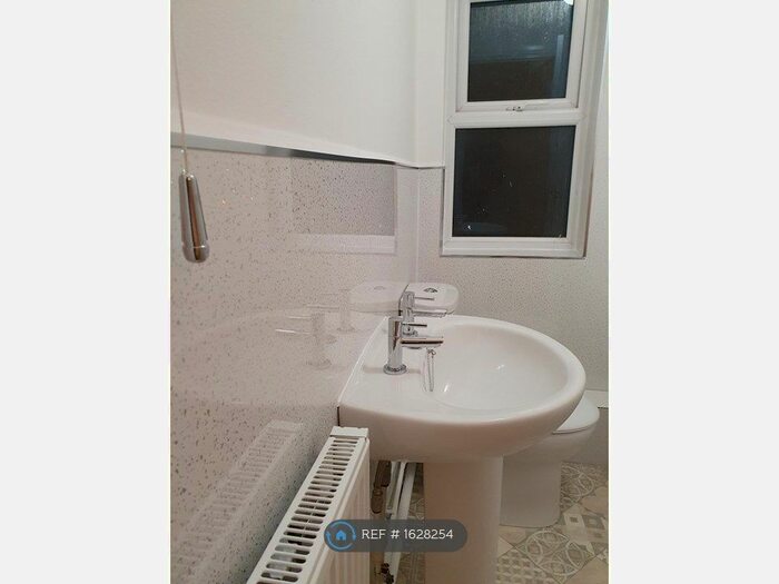 2 Bedroom Flat To Rent In Yarborough Road, Lincoln, LN1