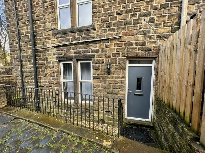 1 Bedroom Flat To Rent In Back River Street, Haworth, Keighley, West Yorkshire, BD22
