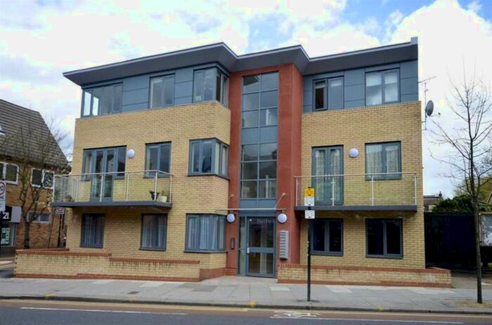 1 Bedroom Flat To Rent In Hoe Street, Walthamstow, E17