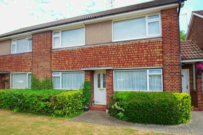 2 Bedroom Maisonette To Rent In Pentland Road, Bushey, WD23