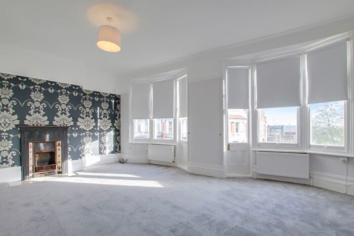 2 Bedroom Flat To Rent In The Broadway, (), Woodford Green, IG8