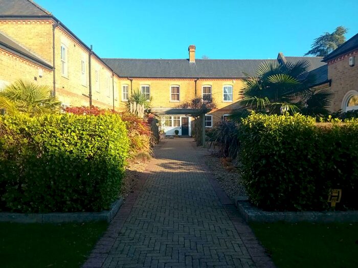 3 Bedroom Terraced House To Rent In Sunningdale, Berkshire, SL5