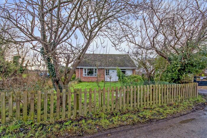 3 Bedroom Bungalow For Sale In The Cottons, Outwell, Wisbech, PE14