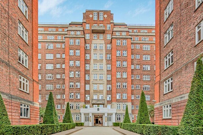 2 Bedroom Property To Rent In Hall Road, London, NW8