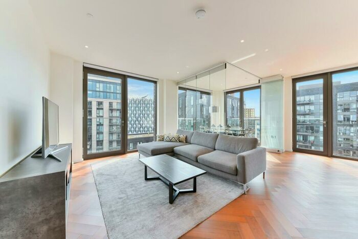 2 Bedroom Apartment To Rent In Capital Building, Embassy Gardens, London, SW11
