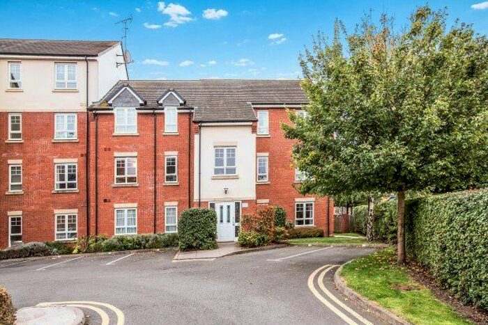 2 Bedroom Flat To Rent In Turberville Place, Warwick, CV34