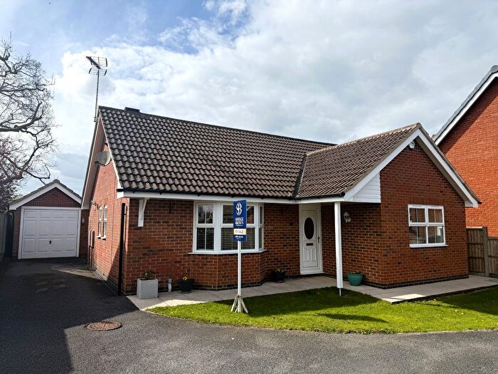 2 Bedroom Detached Bungalow For Sale In Arlington Drive, Swanwick, DE55