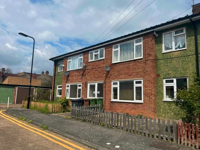 2 Bedroom Flat To Rent In Boscombe Avenue, Leyton, E10