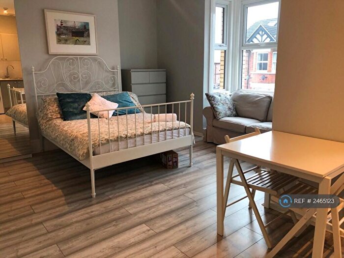 Studio To Rent In Dolphin Road, Slough, SL1