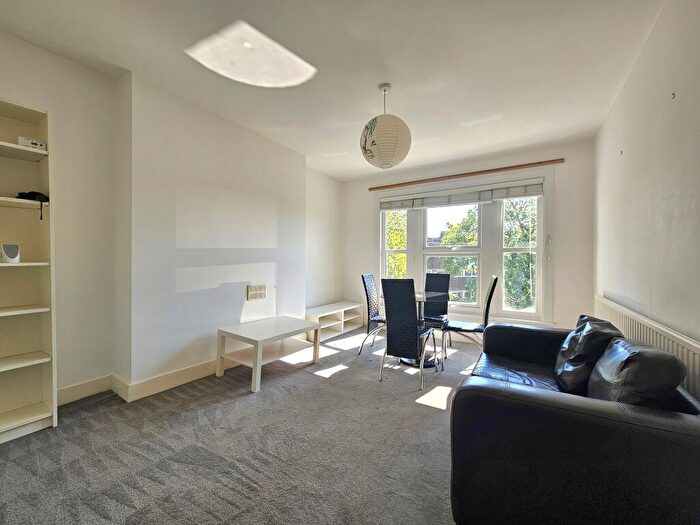 1 Bedroom Apartment To Rent In Gilmore Road, London, SE13