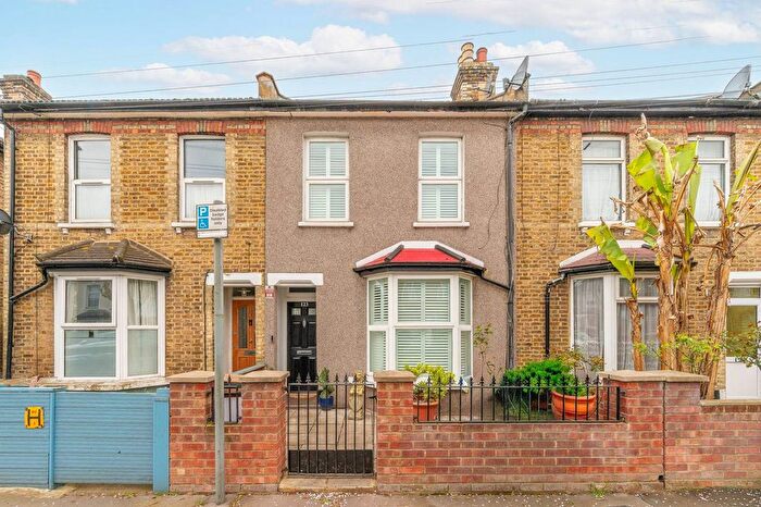 3 Bedroom Terraced House For Sale In Frant Road, Thornton Heath, CR7